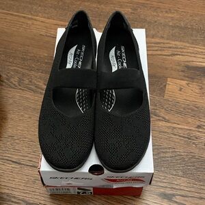 Skechers Archfit Cleo Wedge Size 7.5